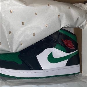 Air Jordan 1 mid pine green
